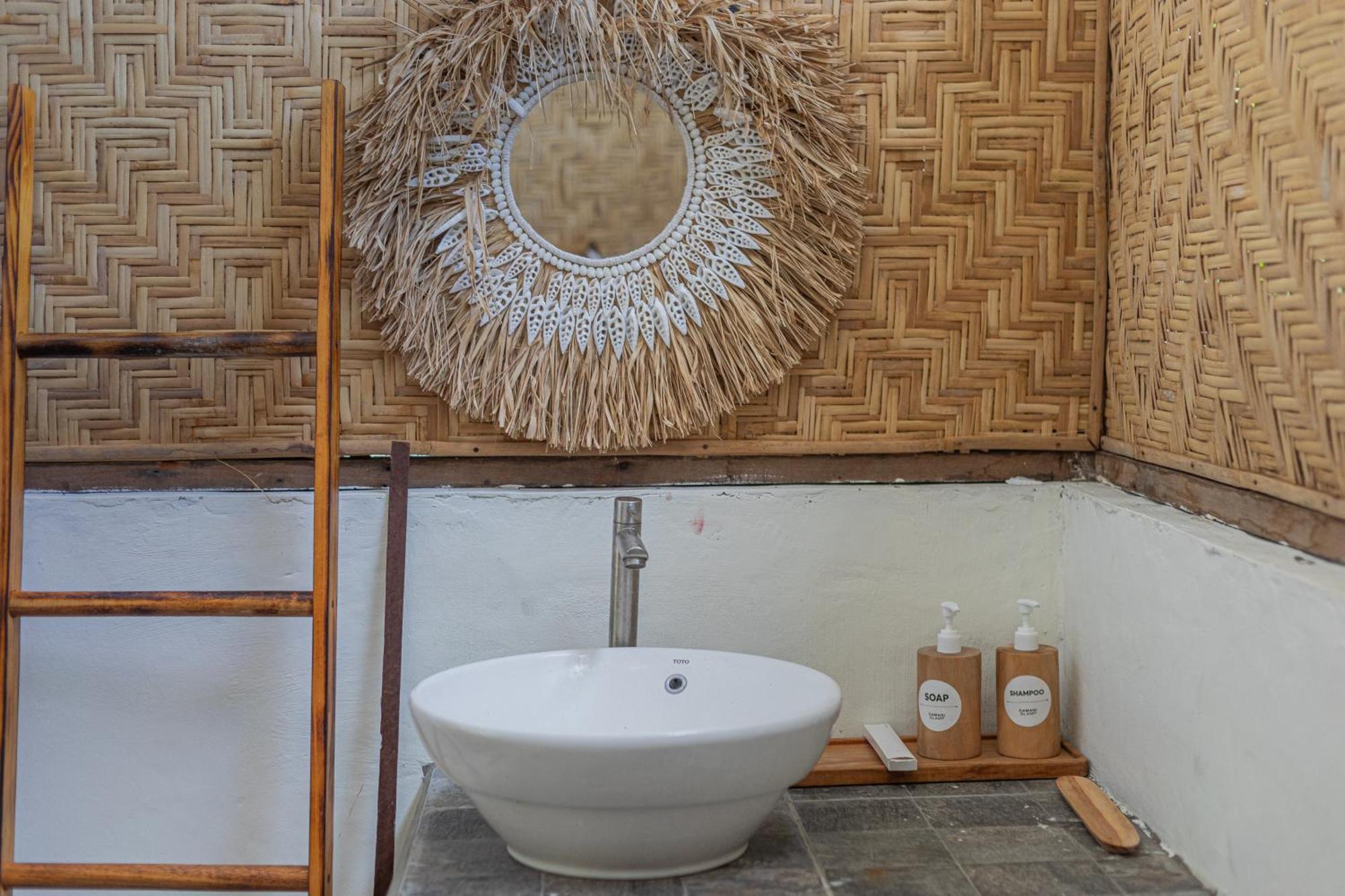 ホテル Camani Glamping Karangasem エクステリア 写真