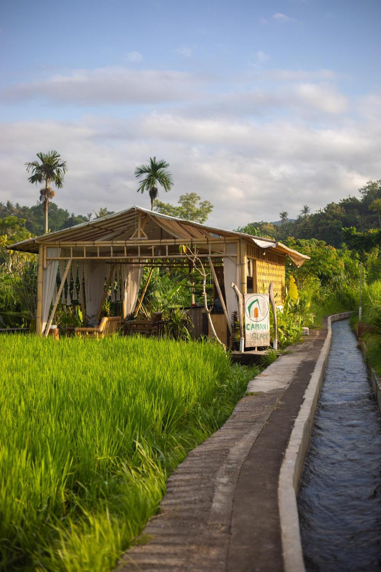 ホテル Camani Glamping Karangasem エクステリア 写真
